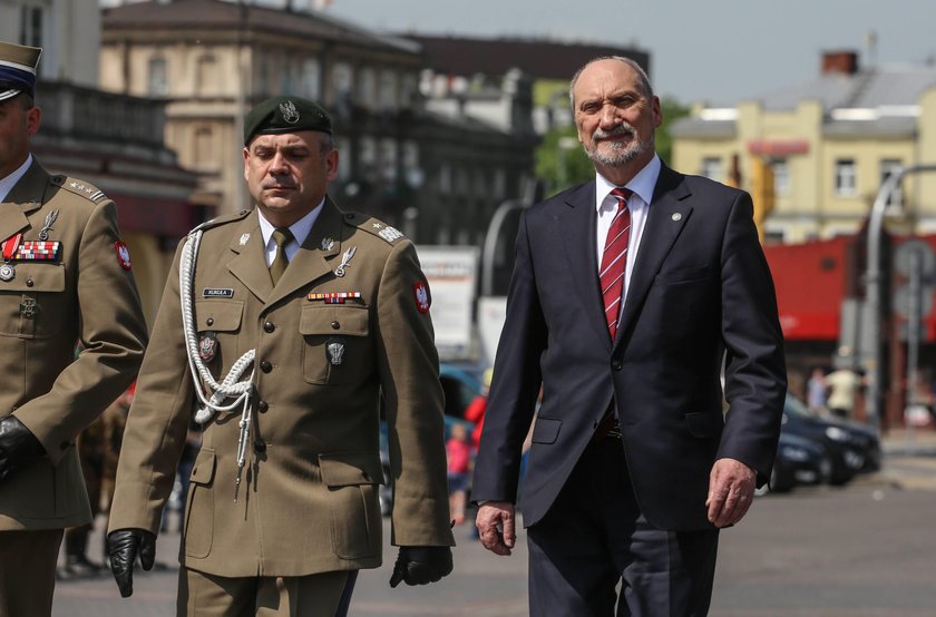 Popierał dobrą zmianę. Zwolnił się przez Macierewicza