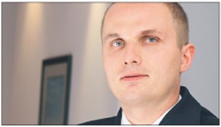 Czy można jednostronnie zwolnić pracownika z obowiązku świadczenia pracy