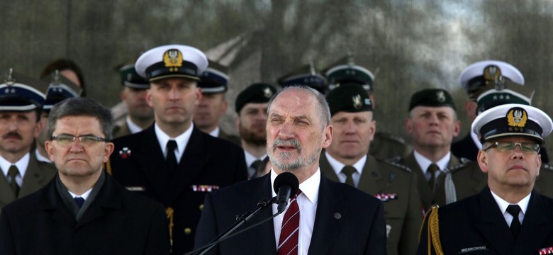 Macierewicz rzuca rękawicę Laskowi. "To są inwektywy"