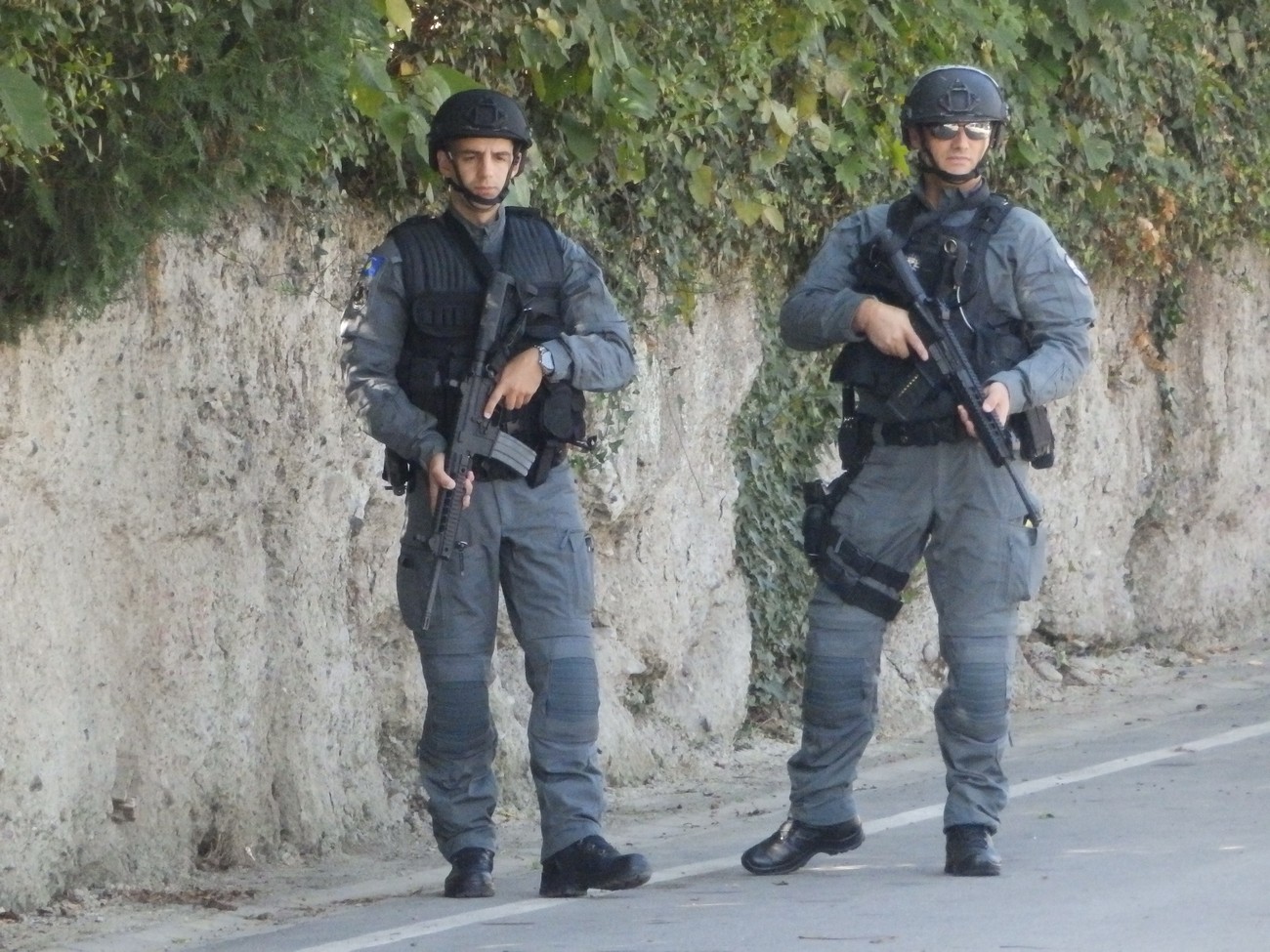 Kosovski specijalci uklonili pano “Ovo je Srbija” u Leposaviću