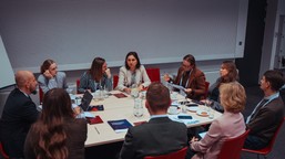 „najpierw dialog, potem regulacje – lekcja dla ue”