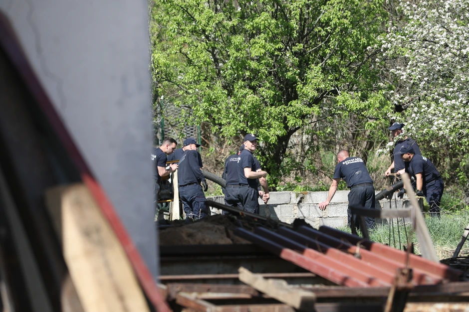 Pregledanje bunara u susednom dvorištu 