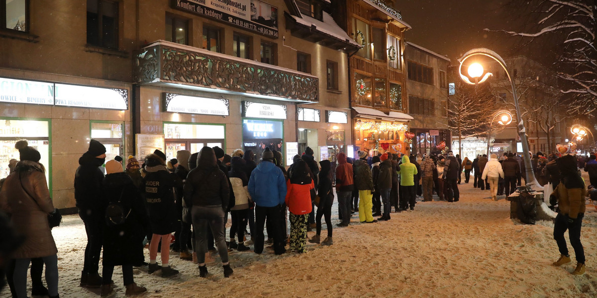 Zakopane. Turyści łamali reżim sanitarny. Mandaty i wnioski do sądu.