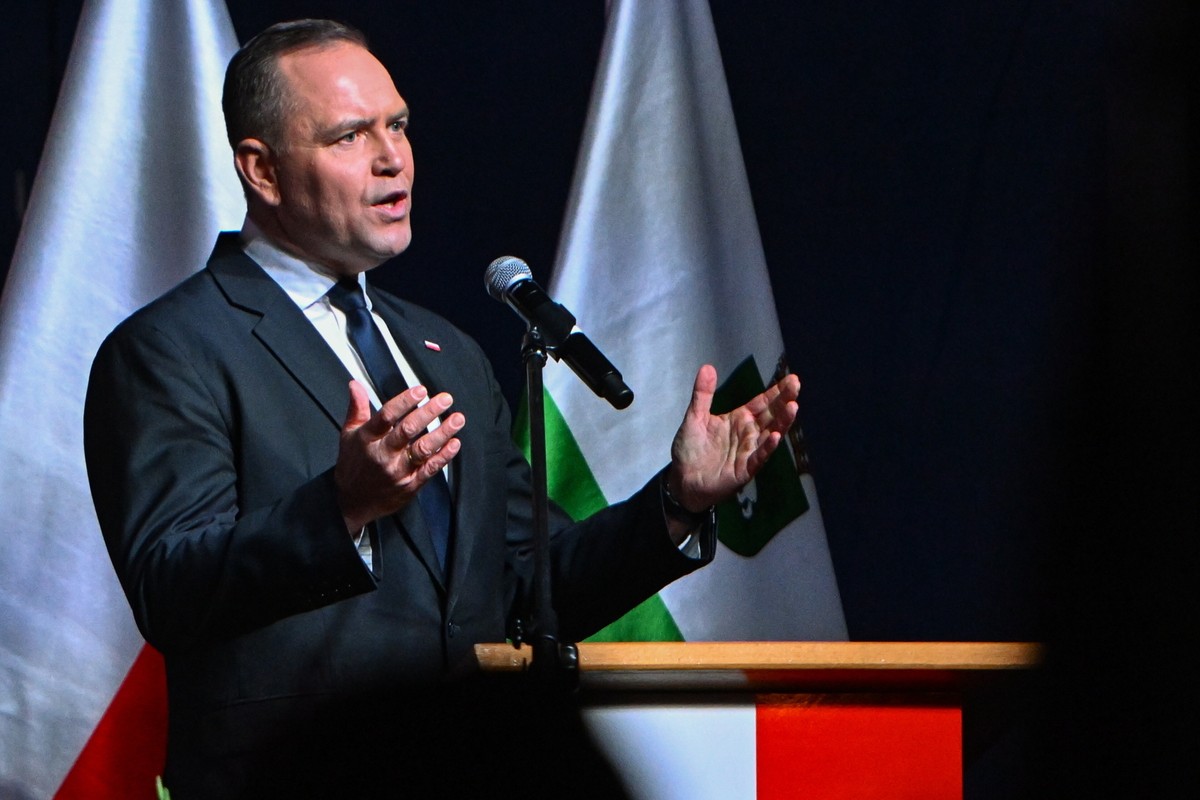 Prezydent elekt Karol Nawrocki podczas obchodów 82. rocznicy "Krwawej niedzieli" zaapelował do prezydenta Ukrainy o możliwość podjęcia pełnoskalowych ekshumacji na Wołyniu.