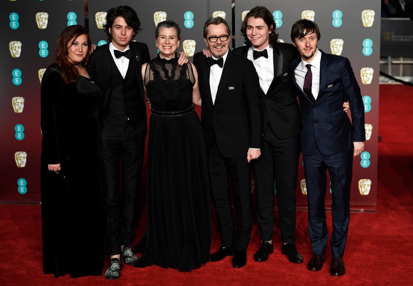 Gari Oldman došao je na dodelu sa petom suprugom Gizel Šmit i trojicom sinova