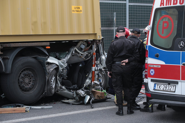 Wypadek w Kielcach, skrzyżowanie al. Solidarności i ul. Świętokrzyskiej