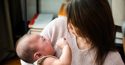 "Kicsit eltűntem...": Kisbabával a karjaiban jelentkezett a magyar csatorna sztárja