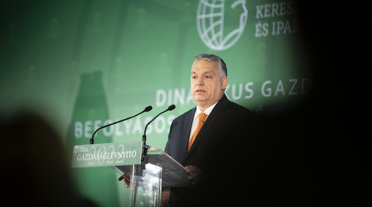 Orbán Viktor miniszterelnök beszédet mond a Magyar Kereskedelmi és Iparkamara (MKIK) gazdasági évnyitóján a budapesti New York Palotában 2022. február 19-én /Fotó: MTI/Miniszterelnöki Sajtóiroda/Benko Vivien Cher