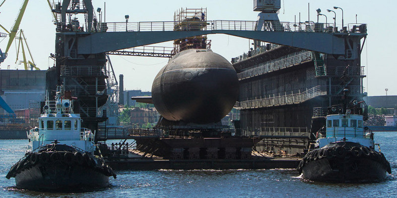 Budowa okrętu podwodnego w Stoczni Admiralicji w Petersburgu