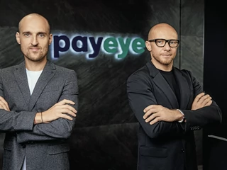 W świecie finansów liczy się szybkość i wygoda. Dwaj przyjaciele, Daniel Jarząb(z prawej) i Radosław Ruda, wynaleźli nową metodę płatności: oczami.