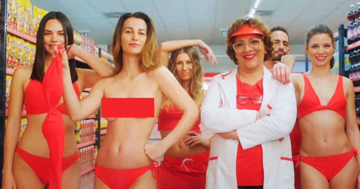 Letörölték a CBA szexista reklámját, amiben bikinis csajok orálszexet  imitálnak