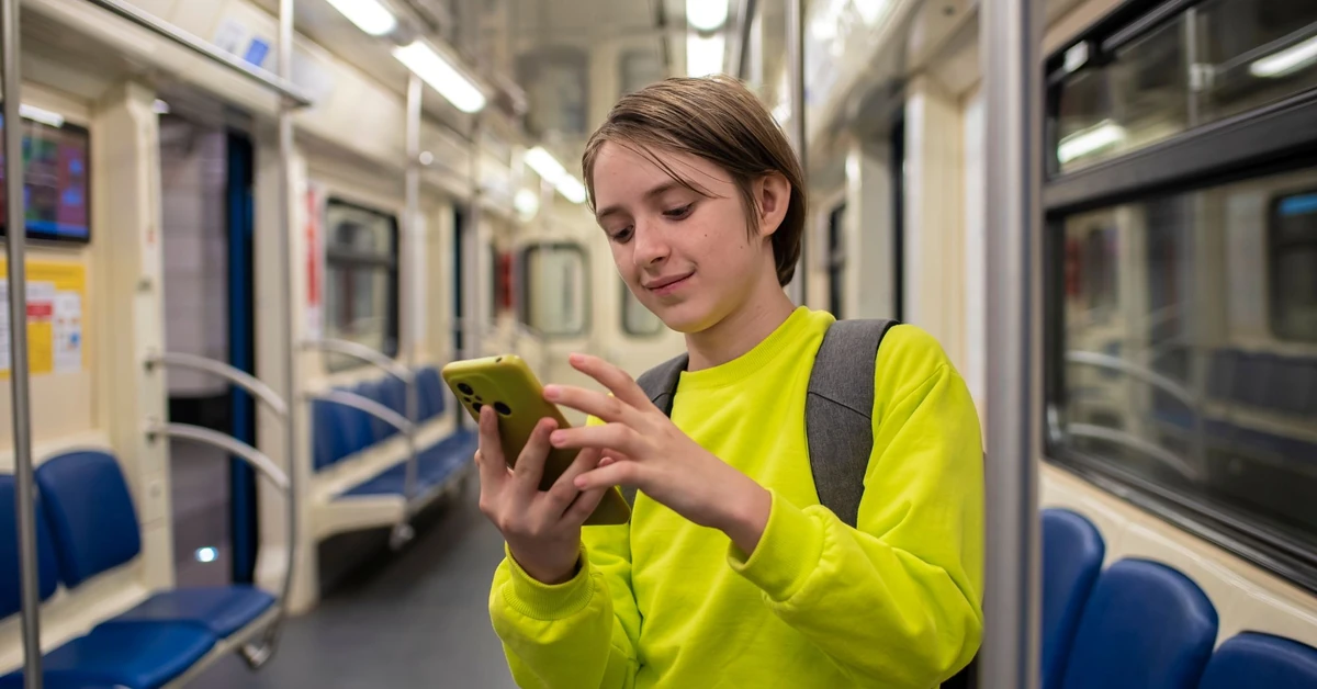 Cyfrowa legitymacja uczniowska dostępna w aplikacji mObywatel. Jak działa mLegitymacja?