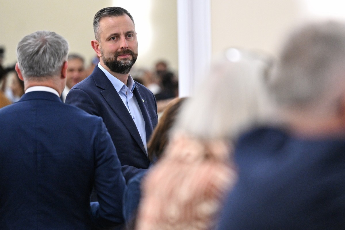 Trzeszczy w koalicji rządowej. Wicepremier i szef MON nie przebiera w słowach