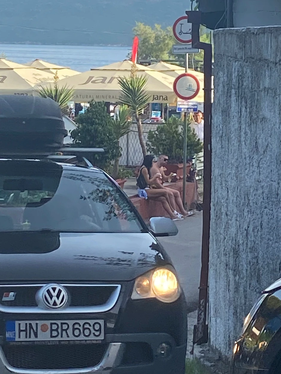 Nina Đogani uhvaćena sa novim dečkom