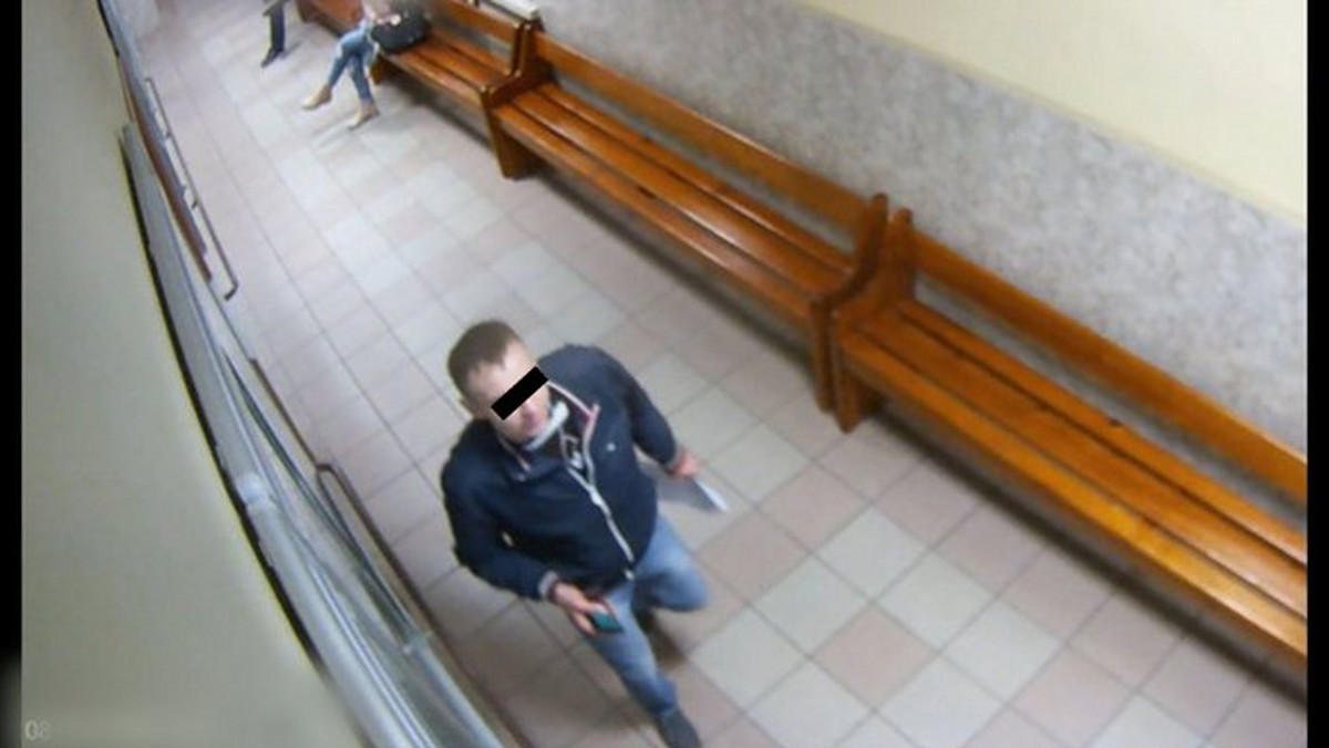 Udało się ustalić i złapać sprawcę zajścia w Miejskim Urzędzie Pracy w Lublinie. Nerwowy petent najpierw obrażał i groził urzędnikowi, a na końcu go opluł. Zdarzenie nagrały kamery. Teraz 26-latka czeka zasłużona kara.