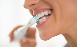 (Nie?)łatwa sztuka mycia zębów - TEGO nie rób!