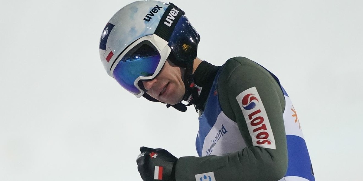 PŚ w Rasnovie. Kamil Stoch drugi, Granerud zdyskwalifikowany!