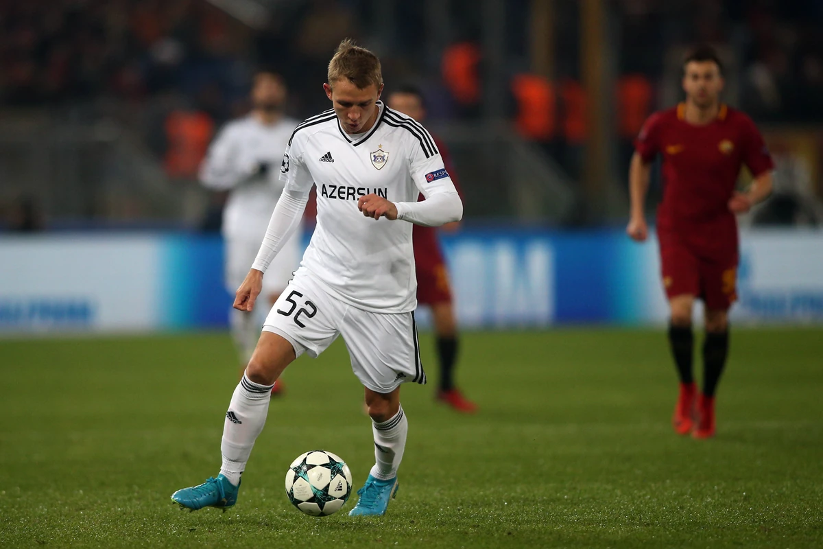 Sensacyjny powrót Jakuba Rzeźniczaka. Celebryta znów jest piłkarzem