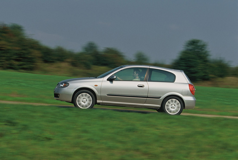 Nissan Almera: radzimy co kupić, diesla a może benzynę