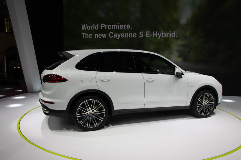 Porsche Cayenne S Hybrid (Paryż 2014)