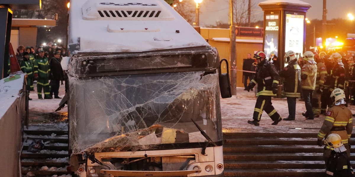 Moskwa. Rozpędzony autobus wjechał w tłum ludzi 