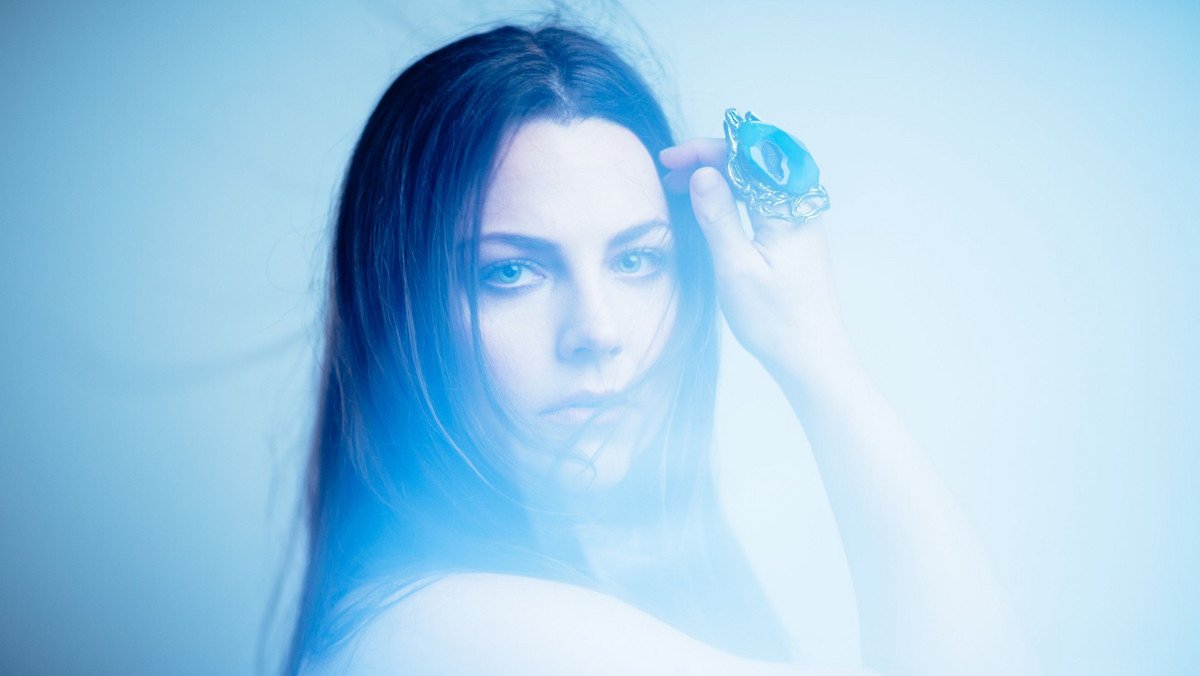 Amerykańska formacja Evanescence ze swoją liderką Amy Lee dokładnie 20 czerwca wystąpi w hali Torwar. Z okazji koncertu Evanescence w Polsce poznajmy 10 mało znanych faktów na temat Amy Lee - charyzmatycznej wokalistki zespołu.