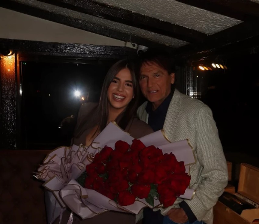 Tata kupio crvene ruže