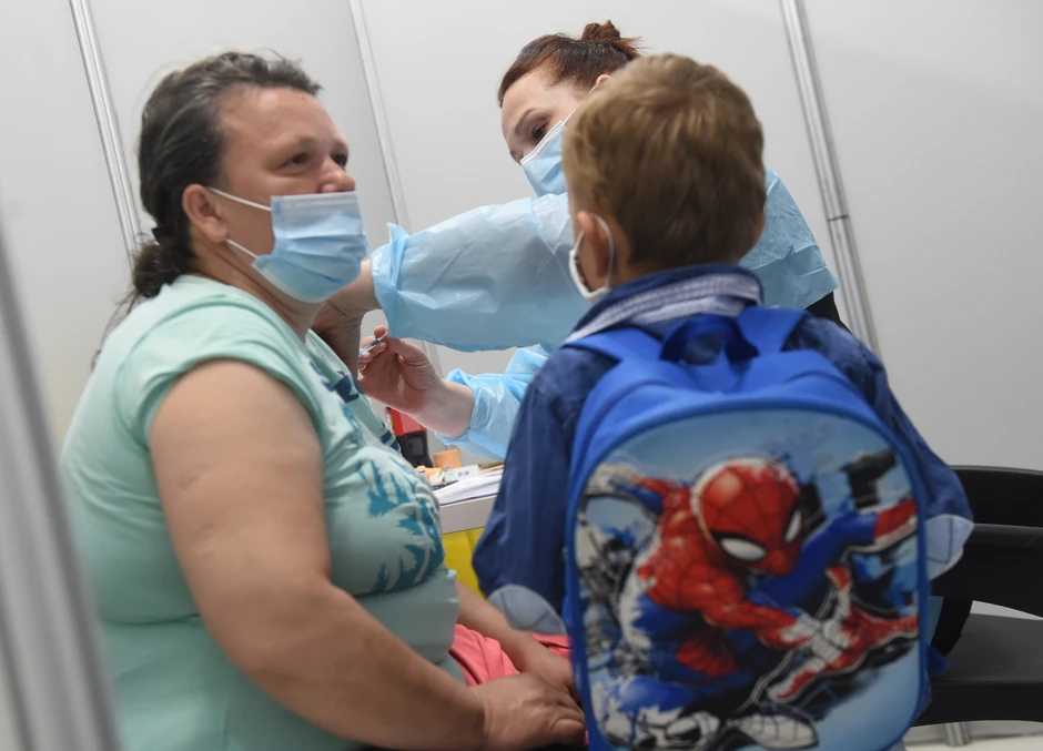 PO Raduloviću, ključ je vakcinacija svih iznad 13 godina