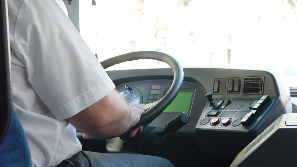 Nietrzeźwy 41-latek chciał usiąść za kierownicą rejsowego autobusu w Opolu. Mężczyzna stracił już prawo jazdy.