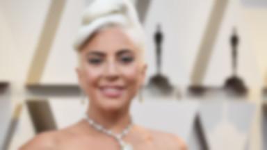 Lady Gaga przyszła posprzątać?! Dziwaczna stylizacja gwiazdy