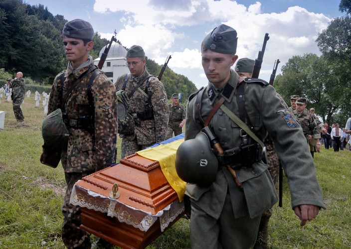 Ukraińskie grupy rekonstrukcyjne przypominają o SS-Galizien