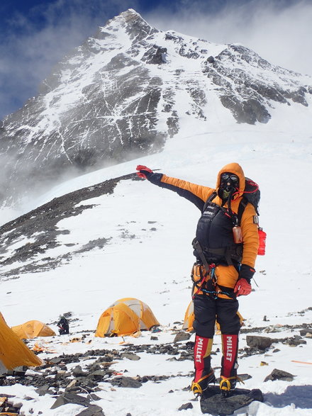 Obóz IV (8000 m n.p.m), w tle Mount Everest 