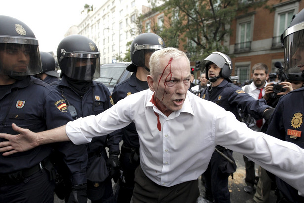 Z policją starli się uczestnicy manifestacji przeciw zapowiedzianym cięciom budżetowym