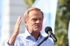 Tusk wyzywa Kaczyńskiego na 'ubitą ziemię'. Jest reakcja PiS