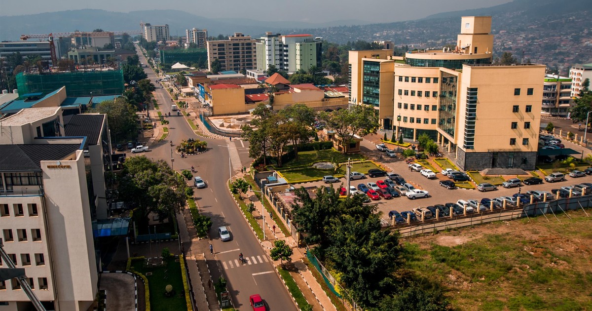 Okrzyknięto je najczystszym miastem świata. Turyści coraz chętniej odwiedzają Krainę Tysiąca Wzgórz