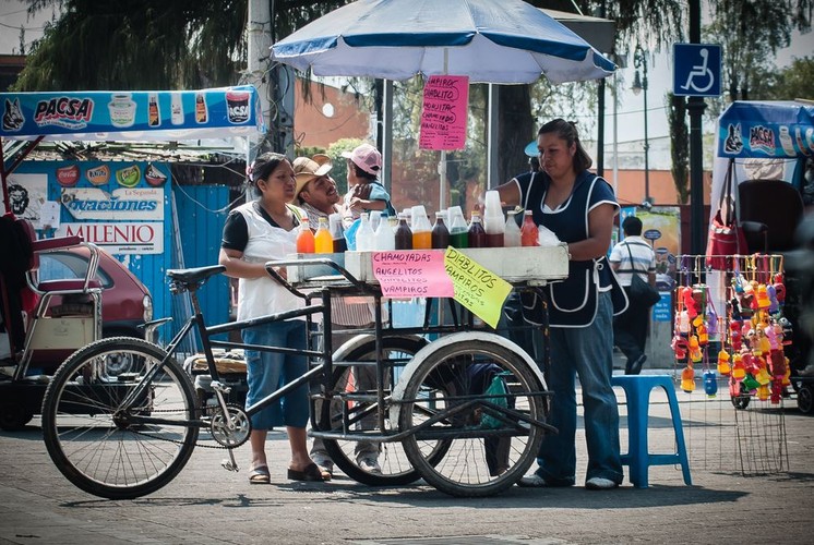 Meksykańska restauracja mobilna; fot. T. Bogusz / 'Pirania na kolację'