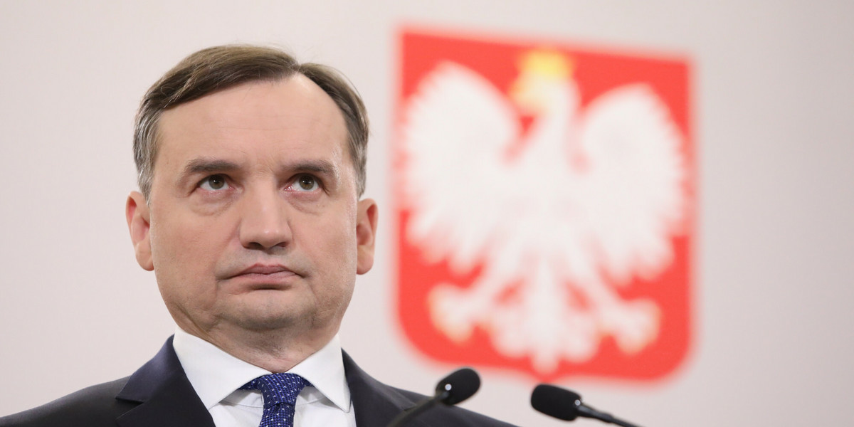 Solidarna Polska Zbigniewa Ziobry chce zawieszenia płatności składek członkowskich UE