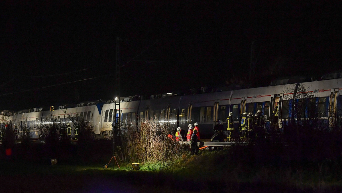 Do 47 wzrosła liczba rannych w wypadku kolejowym pod Neuss na zachodzie Niemiec - podały  późnym wieczorem niemieckie media, powołując się na straż pożarną. Trzy osoby odniosły poważne obrażenia.