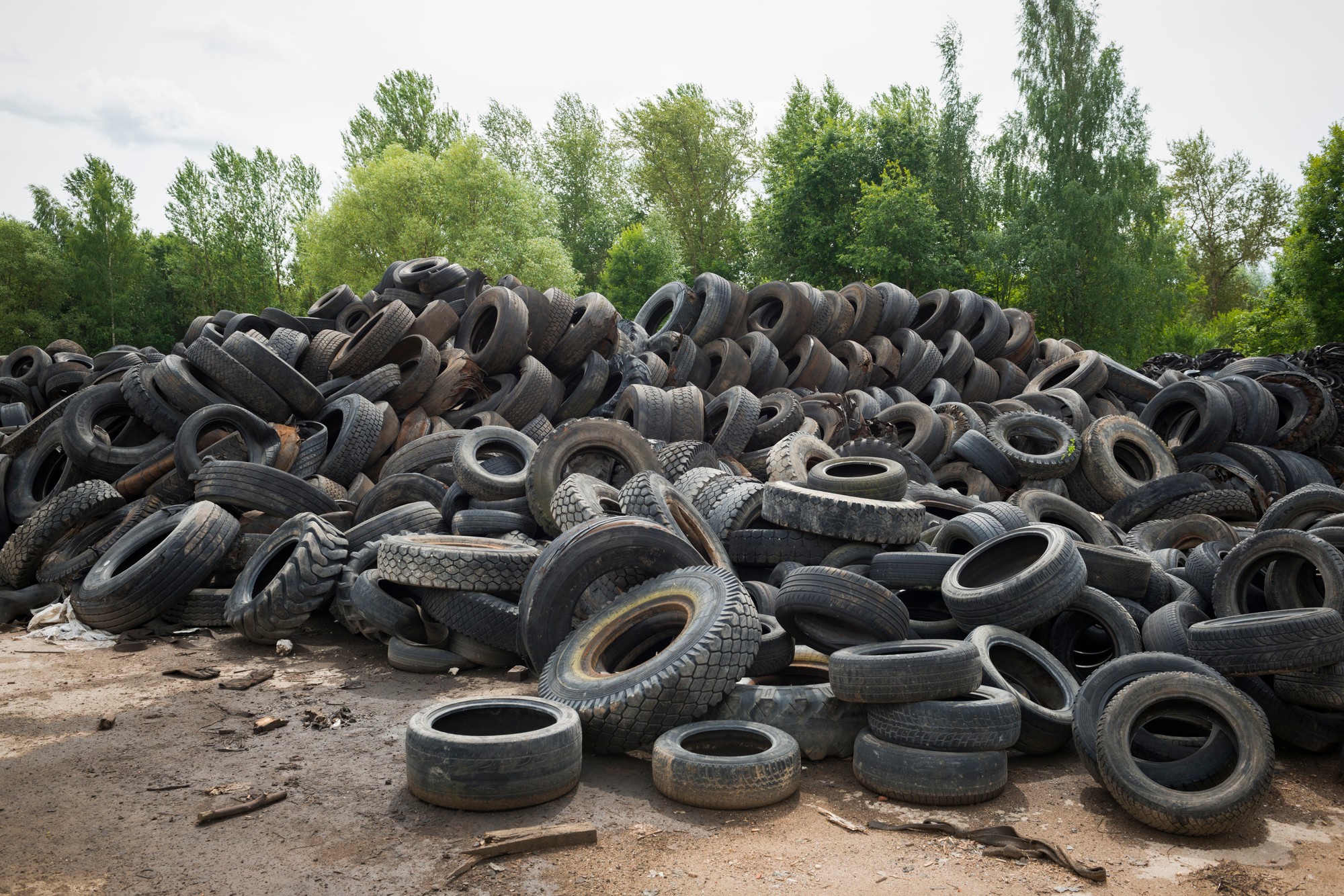 The rubber granulate comes from old tires. (illustrative photo)