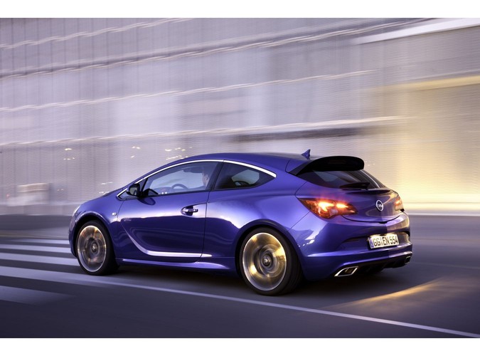 Jeśli wystarczy odwagi i drogi, można rozpędzić się do 250 km/h!