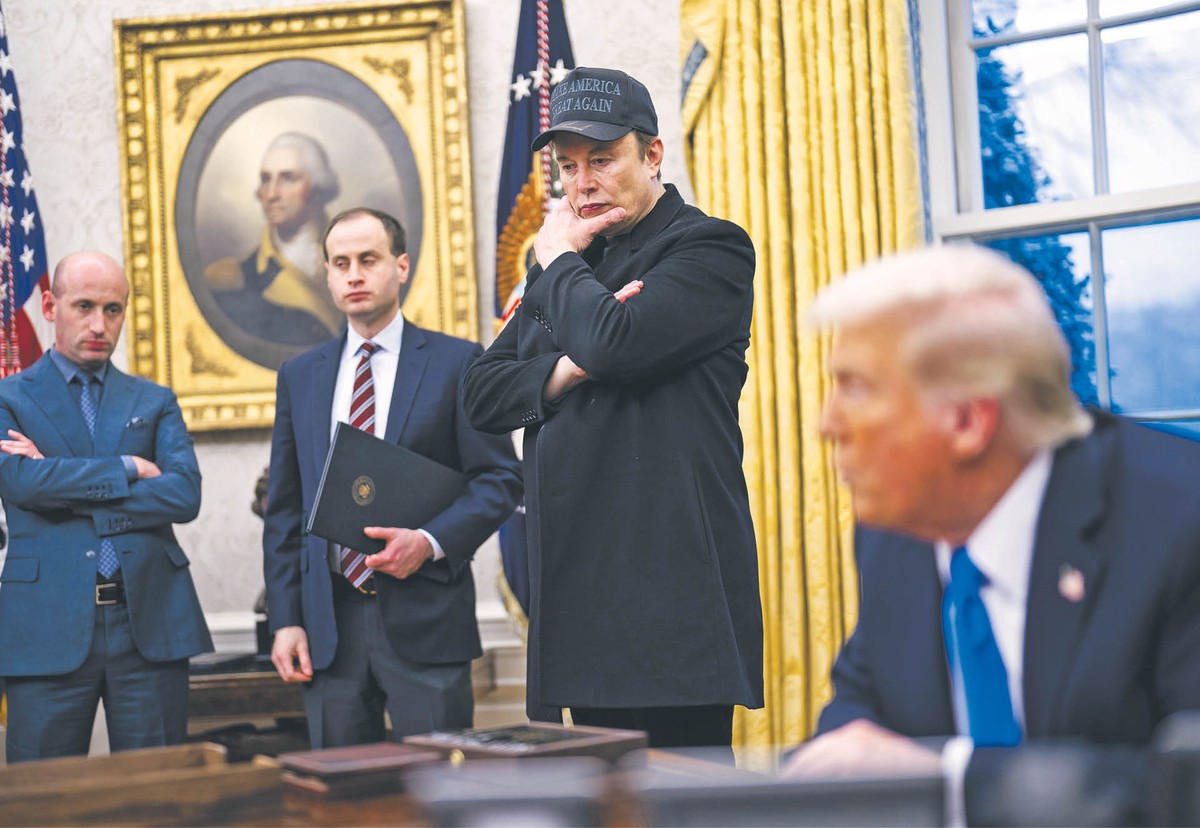 Elon Musk i Donald Trump na spotkaniu z dziennikarzami w Białym Domu. 11 lutego 2025 r.