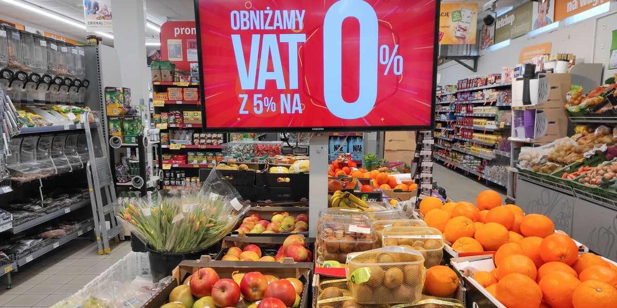 Tarcze antyinflacyjne zakładają m.in. obniżkę VAT na żywność