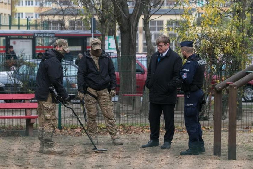 Konin: z wykrywaczami metalu na miejscu śmierci Adama. Zabił go policjant