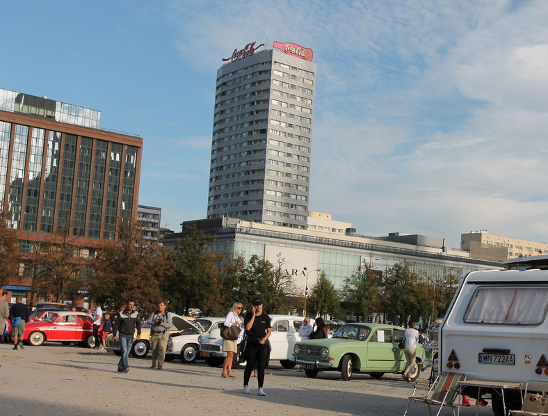 Zlot samochodów Warszawa i Syrena na Placu Defilad w Warszawie