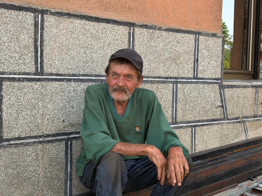 "BIO SAM NUĐEN, ALI NISAM PRIHVATIO" Gastozov otac o ULASKU U "ELITU 10", opleo po rijaliti učesnicima i vezi sina i Anđele Đuričić: "Korektna je do koske, navijam za brak i da im se deca rode" (VIDEO)
