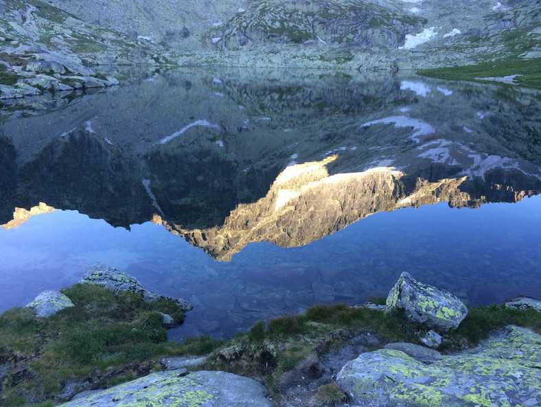 Słowackie Tatry. Lodowy Szczyt "przegląda" się w jeziorze, fot. archiwum prywatne