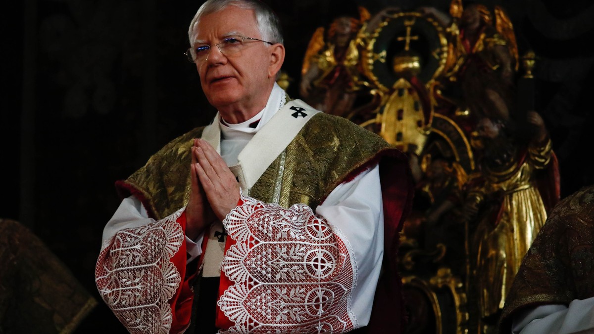 Zwolnienia niezamężnych kobiet w krakowskiej kurii