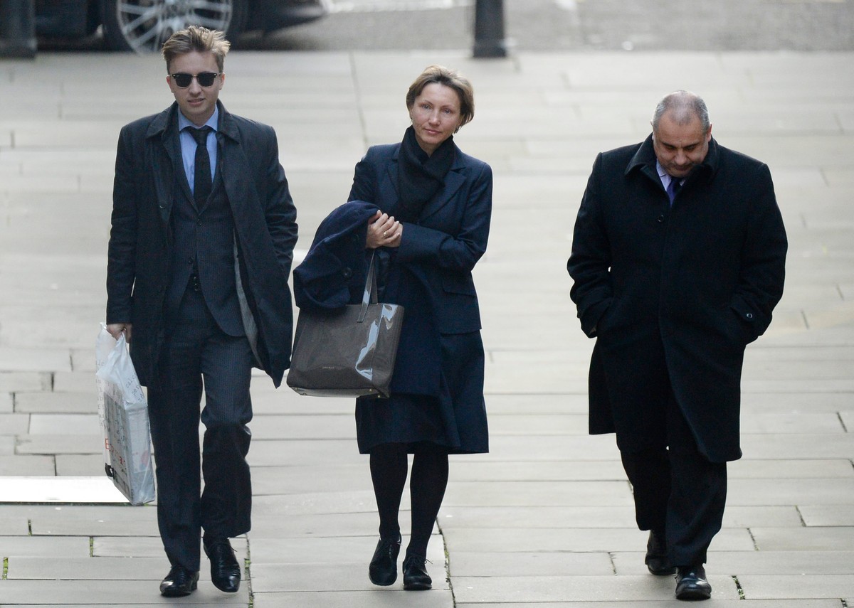 Marina Litwinenko w drodze na przesłuchanie