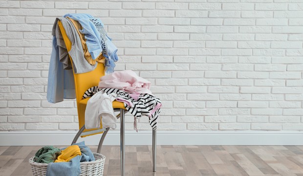 Odeća preko stolice
