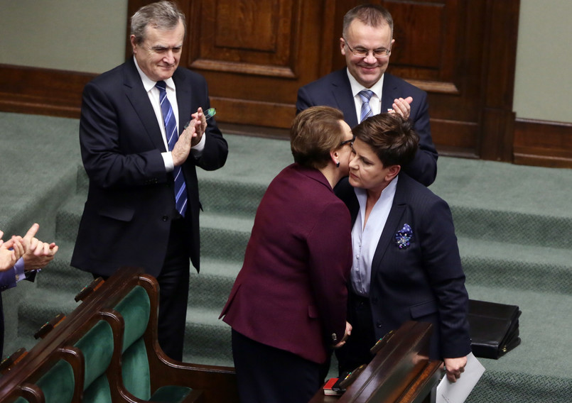Premier Beata Szydło i minister edukacji narodowej Anna Zalewska